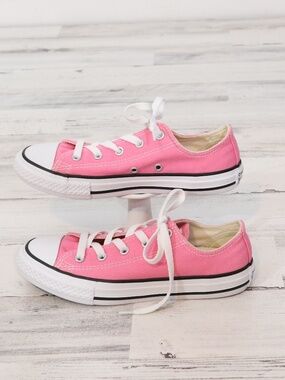 Converse Chuck Taylor All Star Ox Low Top Pink Size 2 Youth/Kids